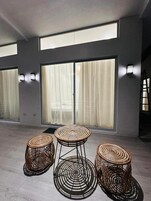 Habitación familiar, Se admiten mascotas, frente a la playa | Balcón