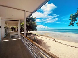 Habitación Deluxe doble, Se admiten mascotas, vistas a la playa | Vistas del balcón