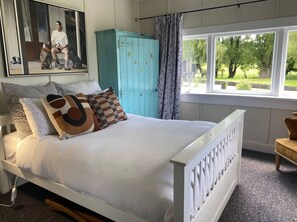 3 bedrooms, WiFi, bed sheets - Cricklewood Farmstay, Alpaca walk and hot tub (Coal Stream)