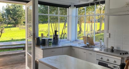 Cricklewood Farmstay, Alpaca walk and hot tub