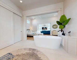 2 bedrooms, free WiFi, bed sheets - Resort Style Pools, Boardwalk to the Beach, Restaurant on Site (Port Aransas)