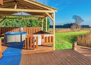 Unclassified image, 2 of 12, button