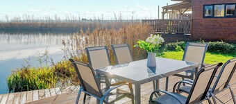 2 bedroom accommodation in Ely