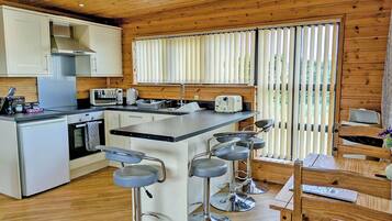 Fridge, oven, stovetop, toaster