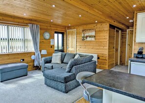 Living area - 1 bedroom accommodation in Ely (Ely)