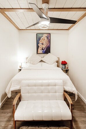 1 bedroom, in-room safe, desk, free WiFi