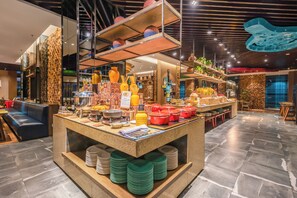 Daily buffet breakfast for a fee - Yantai Lijing Peninsula Hotel (Yantai)