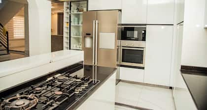 Mordern 4bedroom in East airport+Gated community