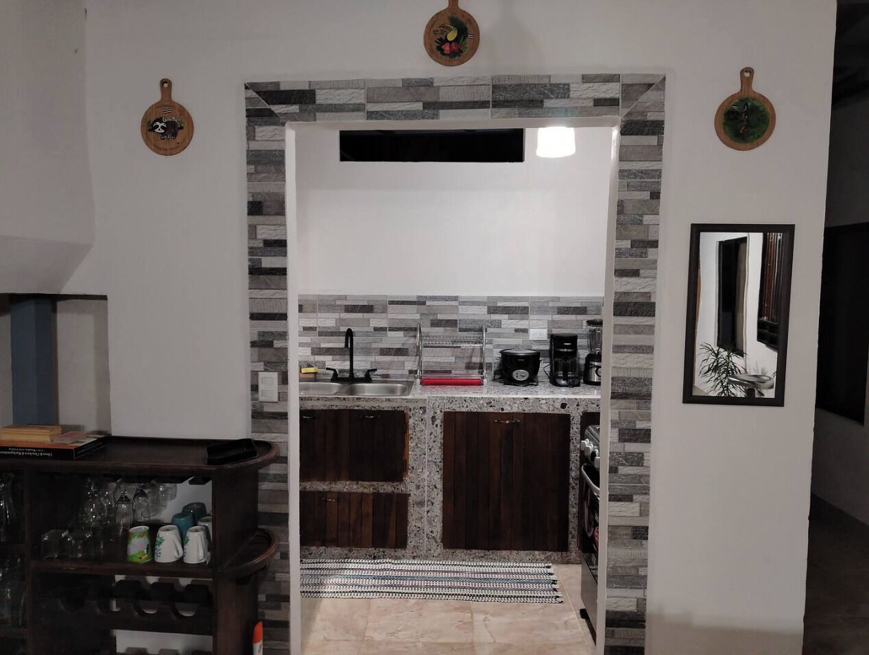 ثلاجة، ميكروويف، فر ن، مستلزمات طهي/أطباق/أوعية