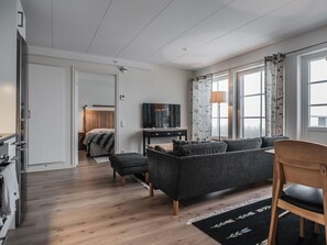 2 bedrooms, Internet