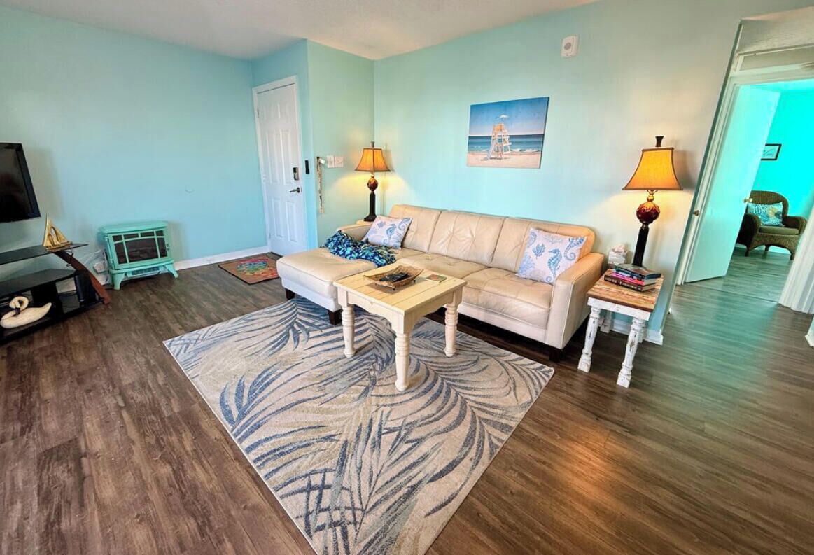 Smart-TV, Kamin, Bücher