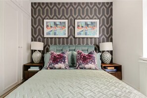 1 chambre, fer et planche à repasser, accès au Wi-Fi (inclus)