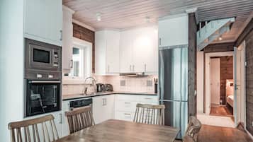 Kühlschrank, Mikrowelle, Ofen, Geschirrspüler