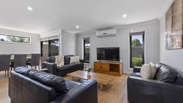 Living area - Bendigo Signature Accommodation on Averys (Jackass Flat)