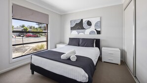 3 bedrooms, WiFi - Bendigo Signature Accommodation on Averys (Jackass Flat)