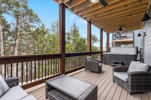 Outdoor spa tub - Free Group Tickets at this XL Lake Home with Games, Hot Tub and Resort Amenities! (Hollister)
