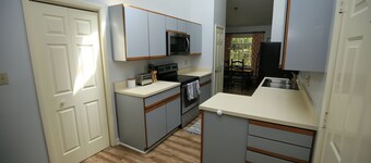 Lovely, secluded 2-bedroom 2 bathroom Condo in Greenwood with WiFi and AC