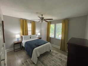 2 bedrooms, iron/ironing board, WiFi, bed sheets