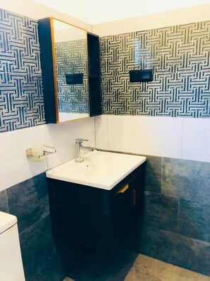Villa Deluxe, vista giardino | Bagno | Asciugamani, sapone