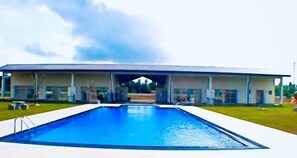 Piscine extérieure