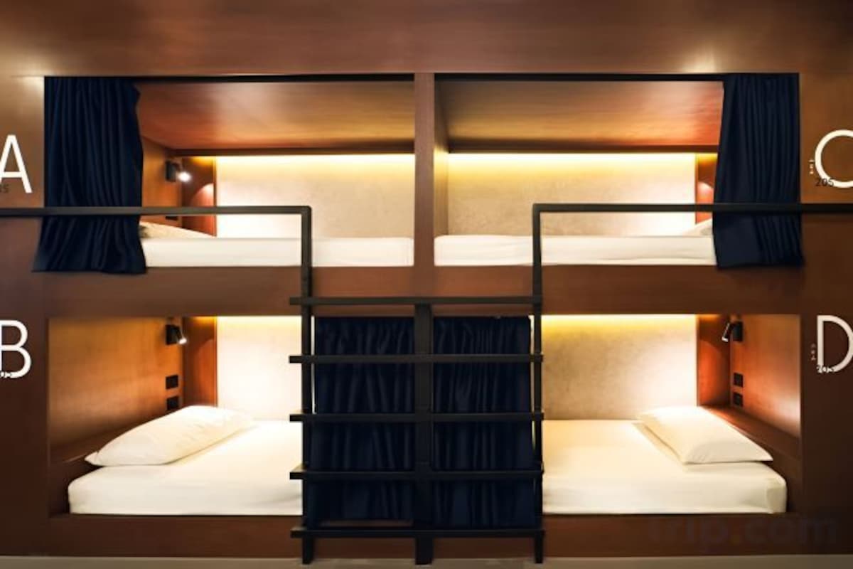 Bed In Upper Bunk 4-Bed Male Dormitory (Male Only)