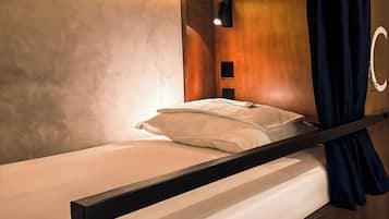 Premium bedding, in-room safe, free WiFi, bed sheets