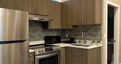 Cozy 2 Bedroom House, in central Vancouver