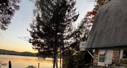 Cozy A-Frame chalet on the beautiful Kennisis Lake. Family and Pet Friendly!