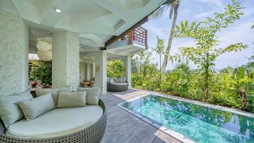 Villa Deluxe, vista a la alberca | Ropa de cama de alta calidad y caja de seguridad en la habitación