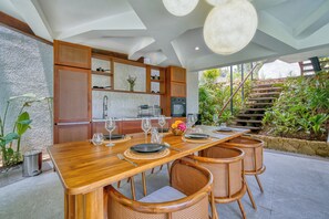 Vila Deluks, pemandangan kolam renang | Seprai premium, brankas, tirai kedap cahaya, dan kedap suara