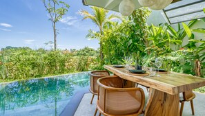 Superior Villa, Balcony, Garden View | In-room dining