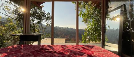 1 bedroom, desk, free WiFi, bed sheets