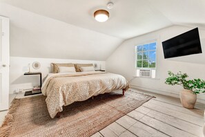 3 habitaciones, tabla de planchar con plancha, wifi y ropa de cama 