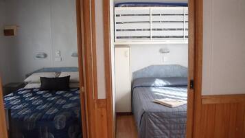 Laptop workspace, blackout drapes, iron/ironing board, free WiFi