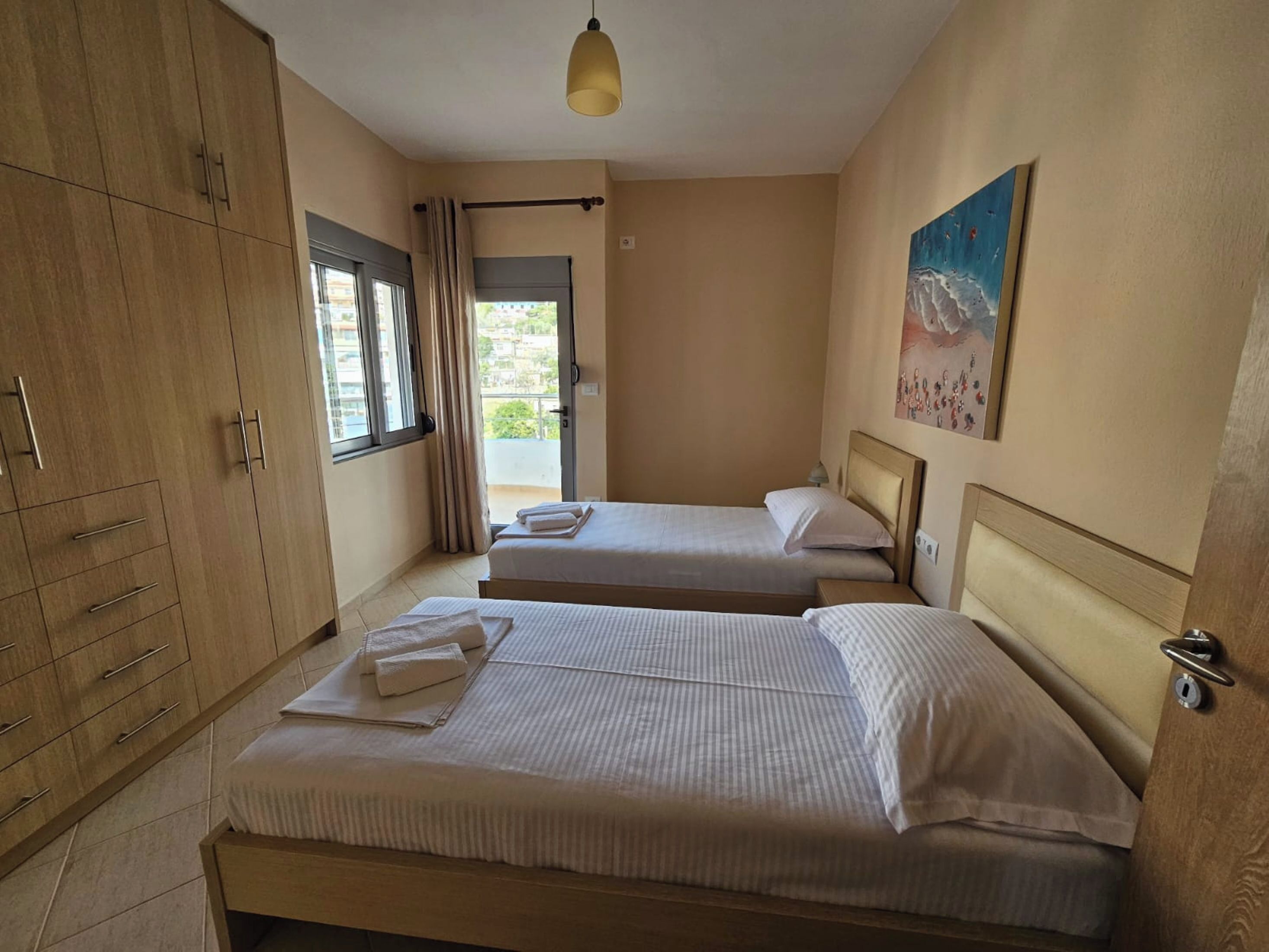2 slaapkamers, een strijkplank/strijkijzer, wifi, beddengoed
