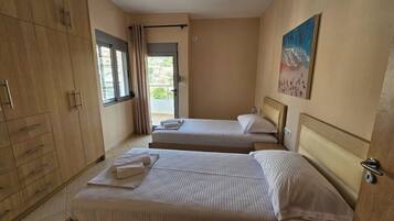 2 slaapkamers, een strijkplank/strijkijzer, wifi, beddengoed