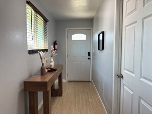 Interior - Cozy 1-Bedroom Retreat with In-Unit Laundry (Hanford)