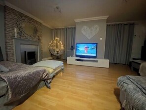 2 soverom, strykejern/-brett, wi-fi og sengetøy