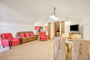 TV - Bacco Apartment Noci, Noci, Italy (Noci)