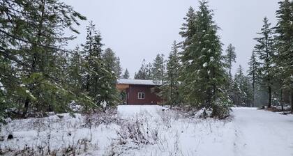 Cabin in the woods with all the comforts of home