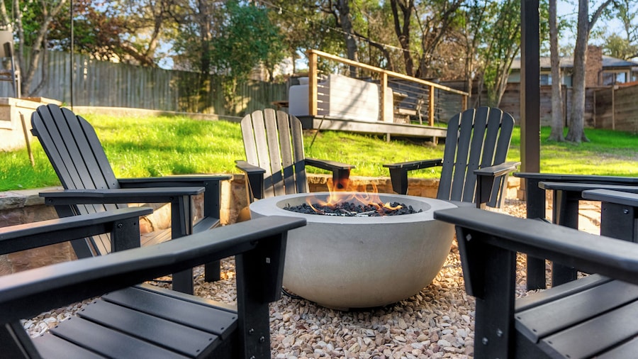 Luxury Zilker Home Pool Hot Tub Kitchen
