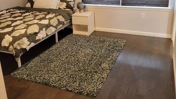 3 bedrooms, in-room safe, desk, iron/ironing board