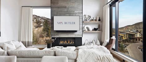 Smart TV y chimenea