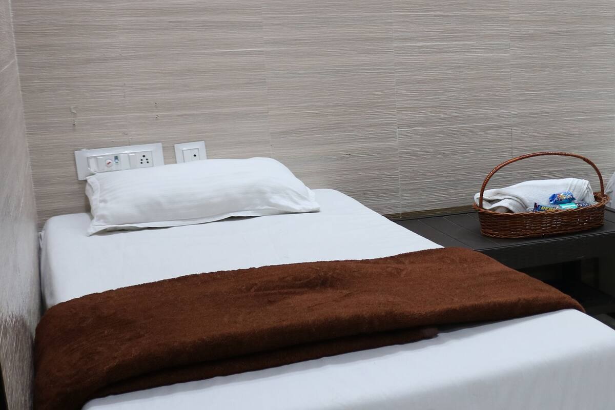 Economy Single Room