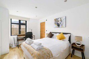 2 bedrooms, iron/ironing board, travel cot, free WiFi