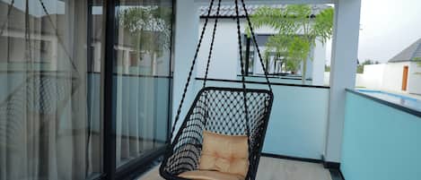 Cottage Familial, vue piscine | Vue depuis le balcon