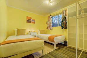 4 bedrooms, iron/ironing board, free WiFi