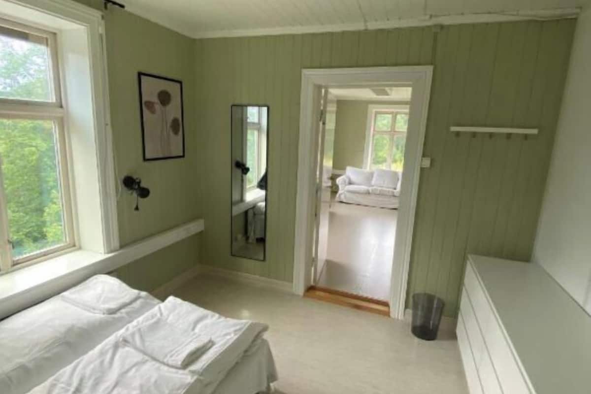 Deluxe Double Room | Laptop workspace, free WiFi