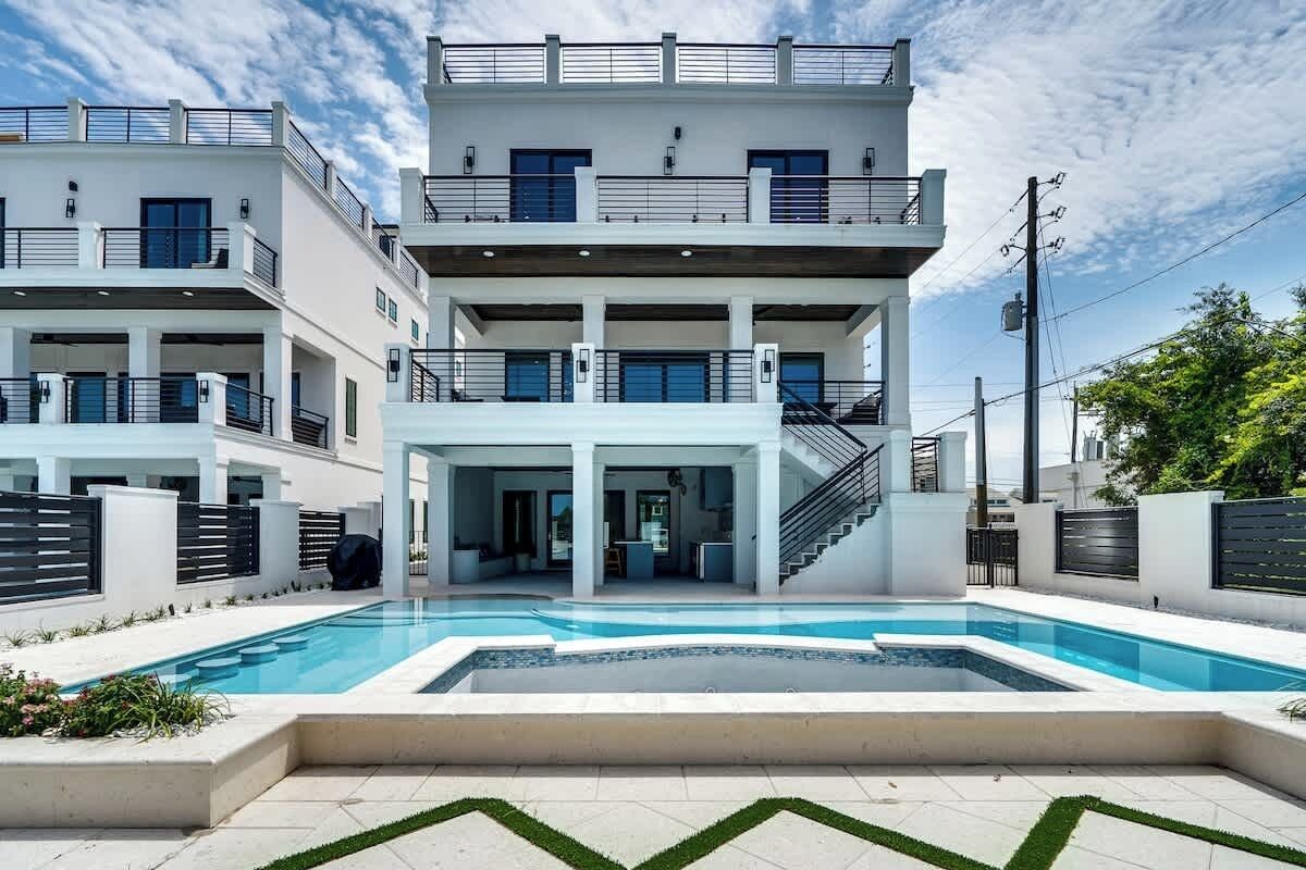 Een verwarmd zwembad