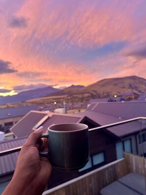 Property grounds - Remarkable View with Hot Tub (Jacks Point)